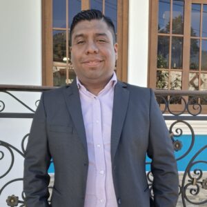 César Romero - Finance Manager