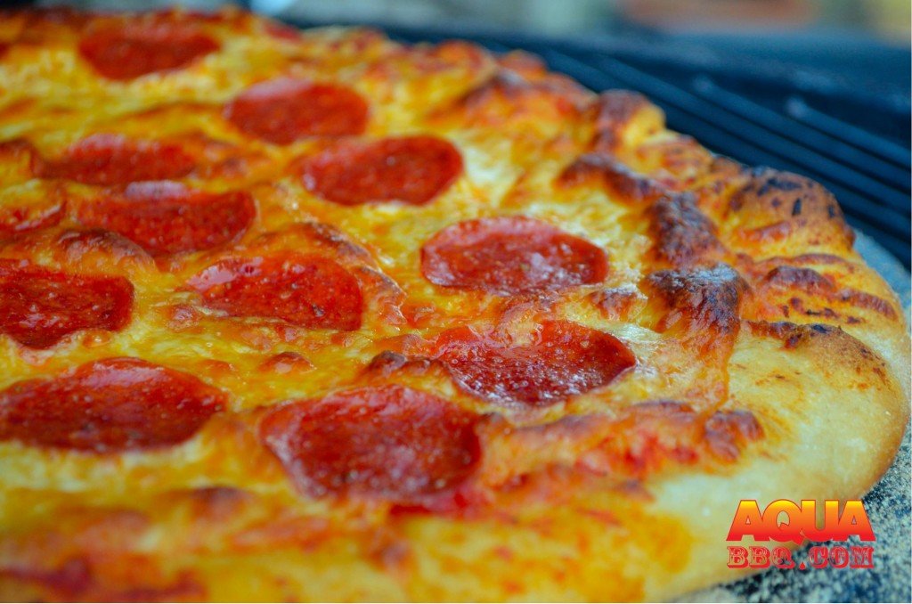 Pizza on the Primo