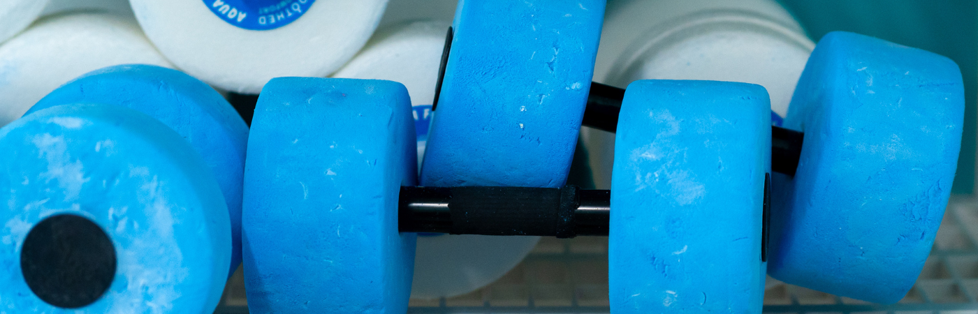 a close up of a bunch of blue and white objects