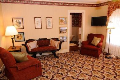 Eliot Room Sitting Area Atlantic Hotel
