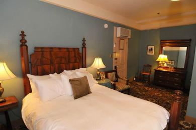 hotel accommodations berlin maryland Rich Room Atlantic Hotel