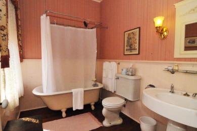 hotel accommodations berlin maryland Liz Bathroom Atlantic Hotel Berlin MD