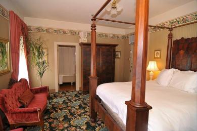 Rose Room with View of Bathroom Atlantic Hotel