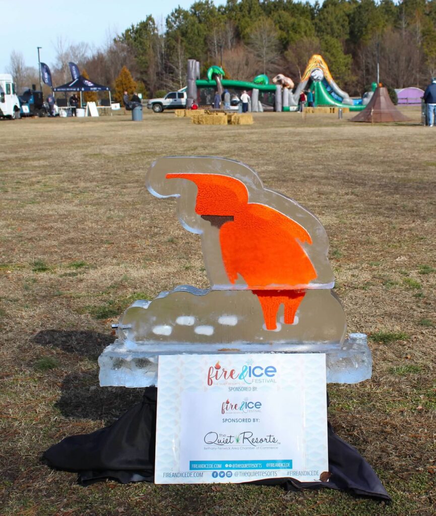 a sign that is sitting in the grass