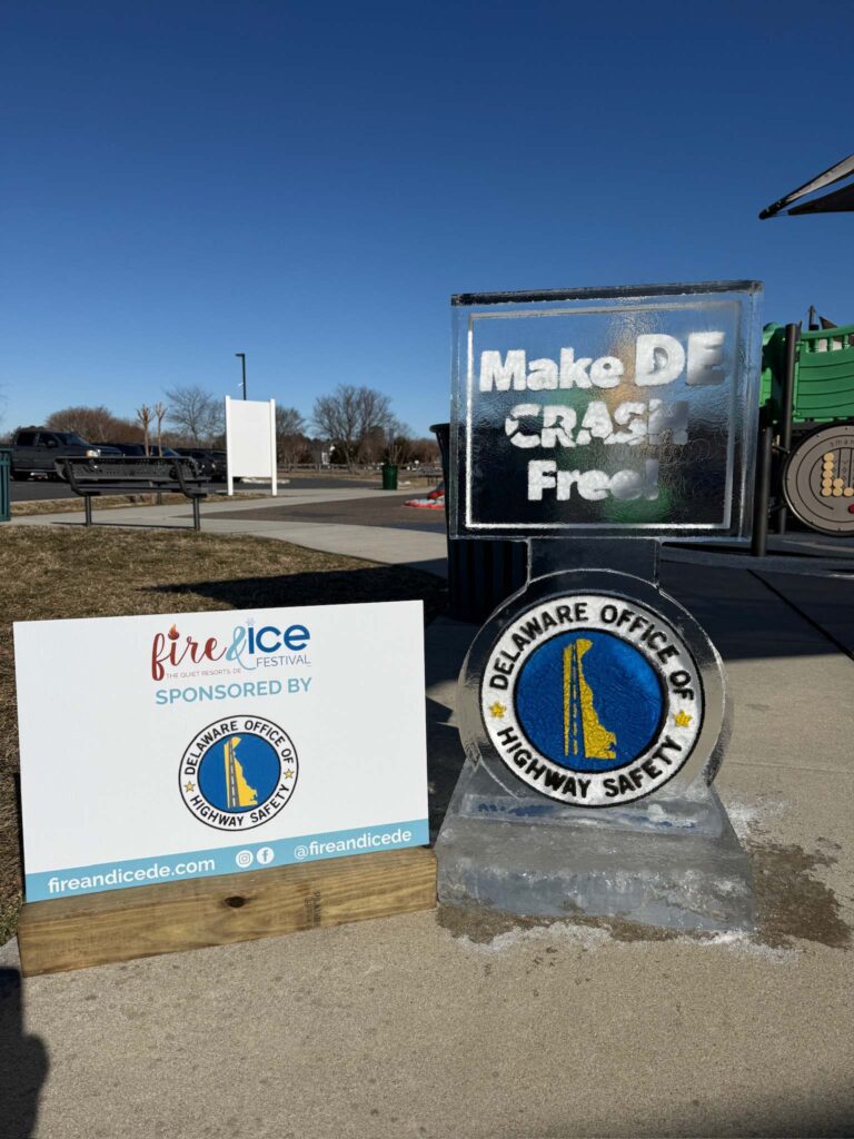 a sign that is sitting on the side of a road