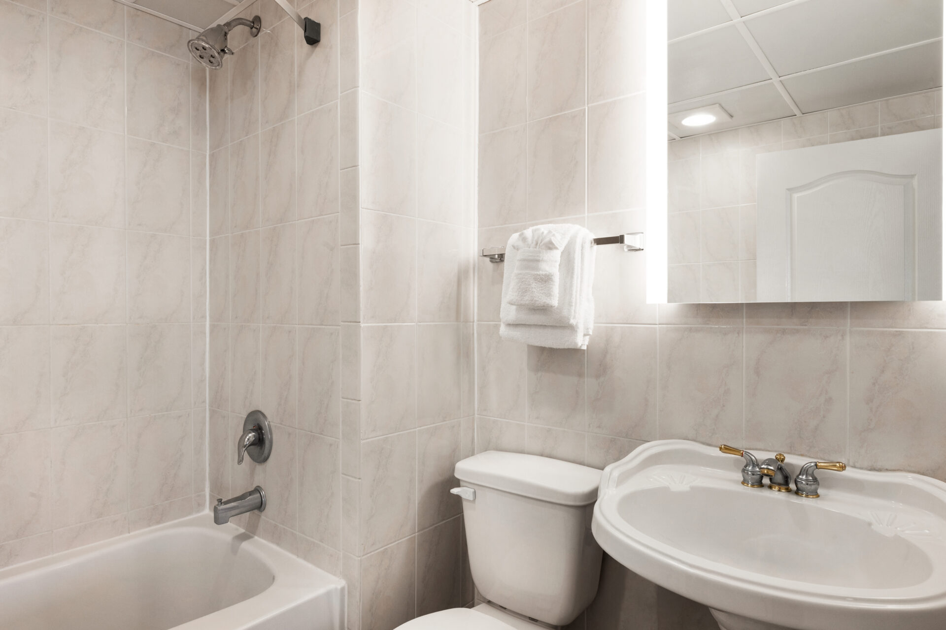 Days Inn Ocean City – SN1 – Suite 2 Rooms – 1554985