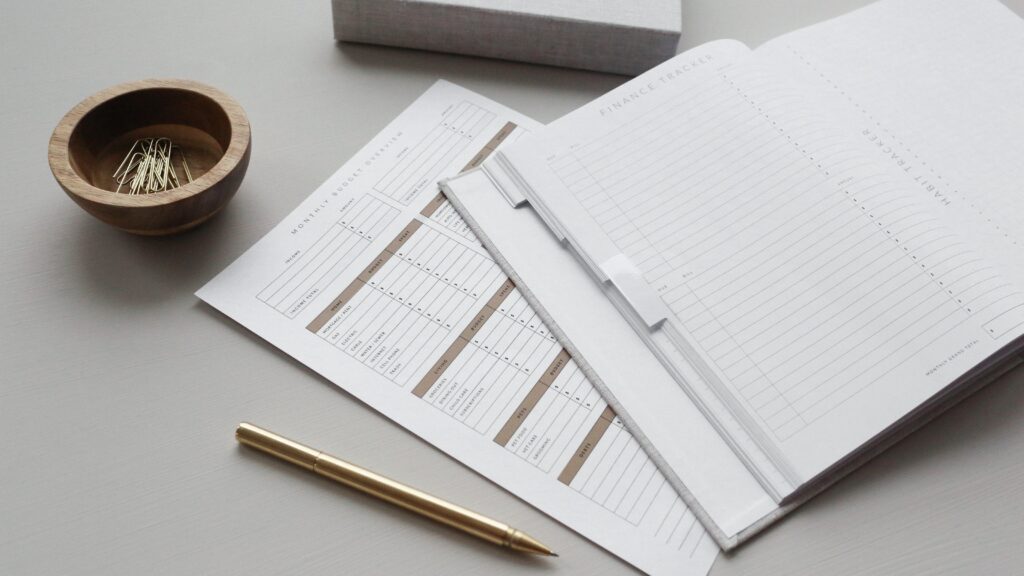 Finance tracker and monthly budget overview