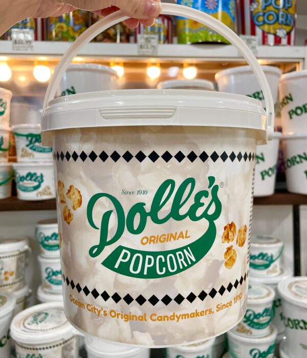 1 Gal Tub filled with Dolle's® Popcorn