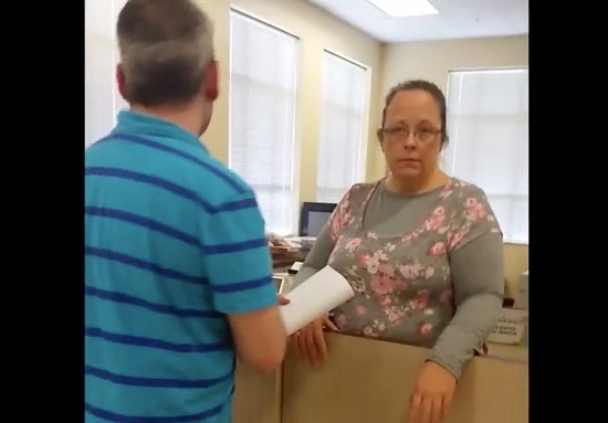 Kentucky clerk Kim Davis refuses gay marriage license