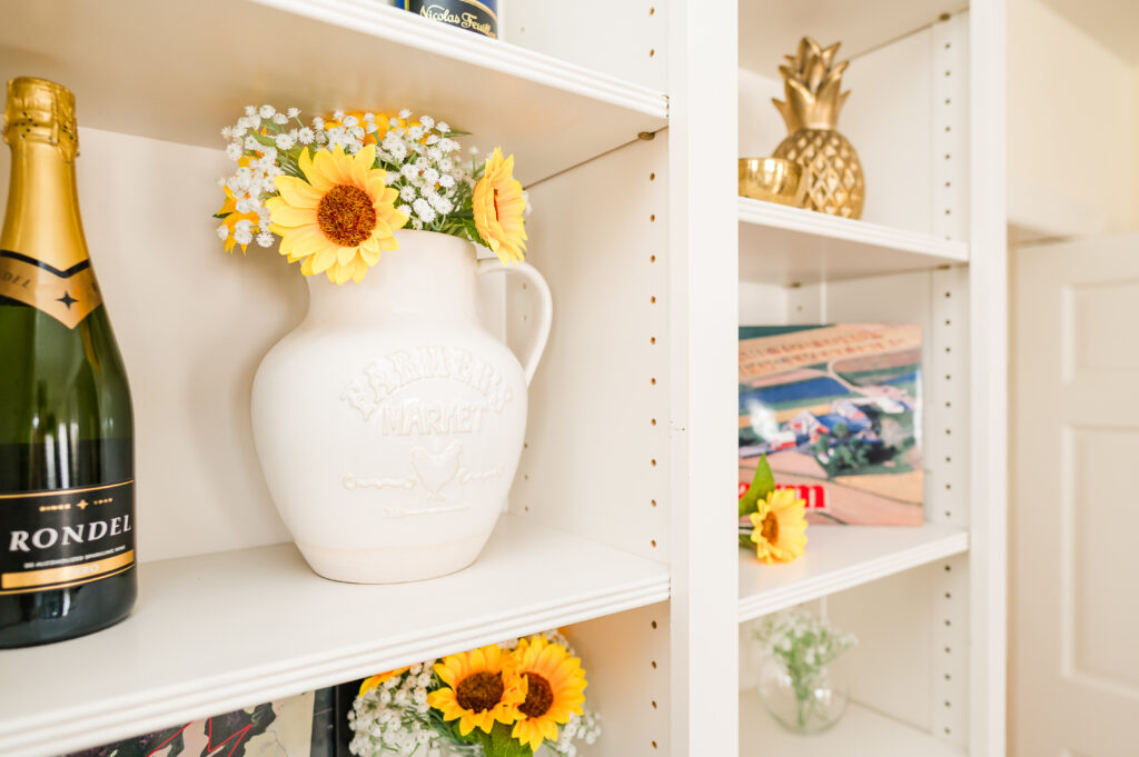 An image of the decorative shelves in the Kitchen at The Residence at King Cole Farm.