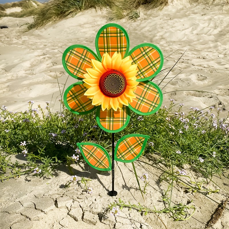 Plaid Sunflower with Leaves Plaid Sunflower with Leaves