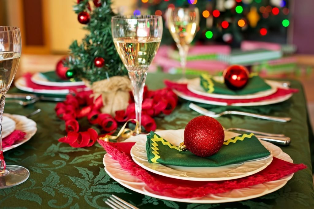 christmas table setting