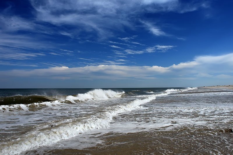 waves crashing on the beach