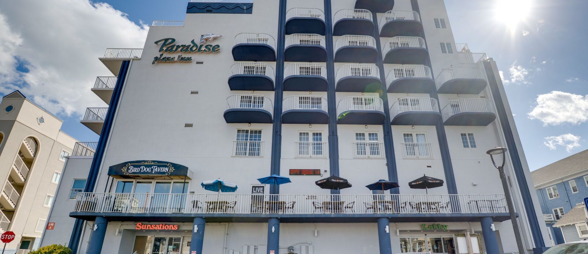 Paradise Plaza Inn Exterior