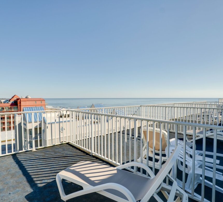 Paradise Plaza Inn Guest Room Roof Deck