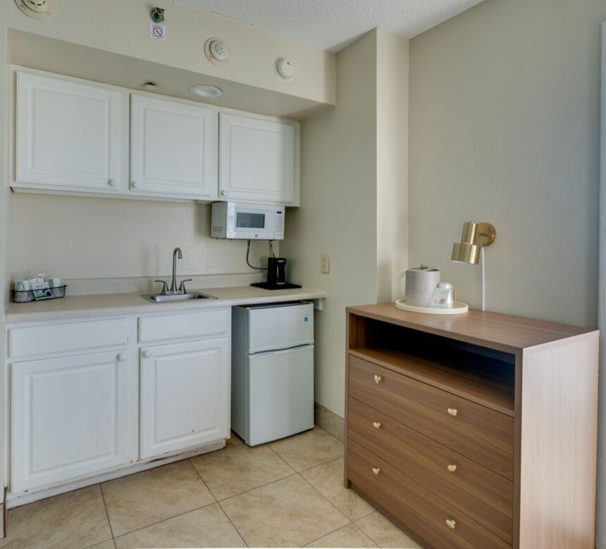 Paradise Plaza Inn Guest Room