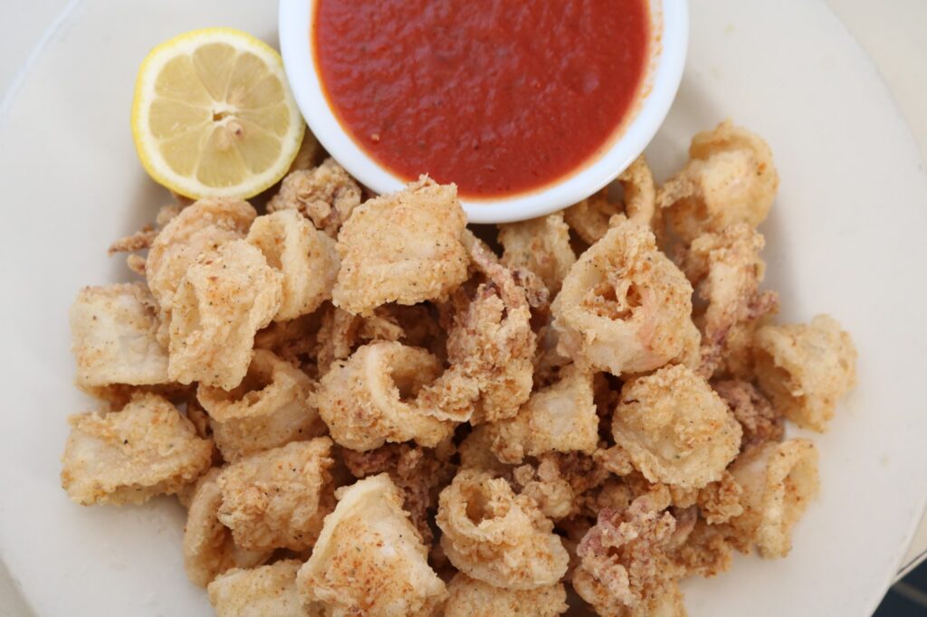 Primo Family Restaurant calamari with marinara and lemon