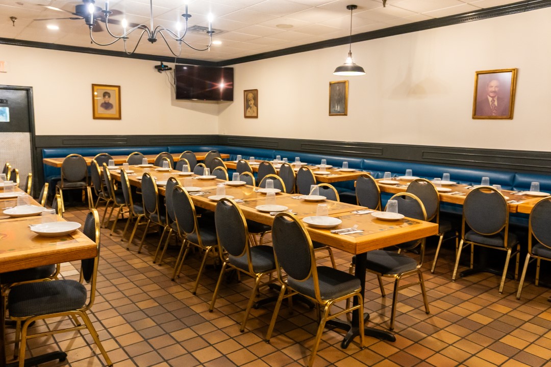Primo Family Restaurant dining room long tables