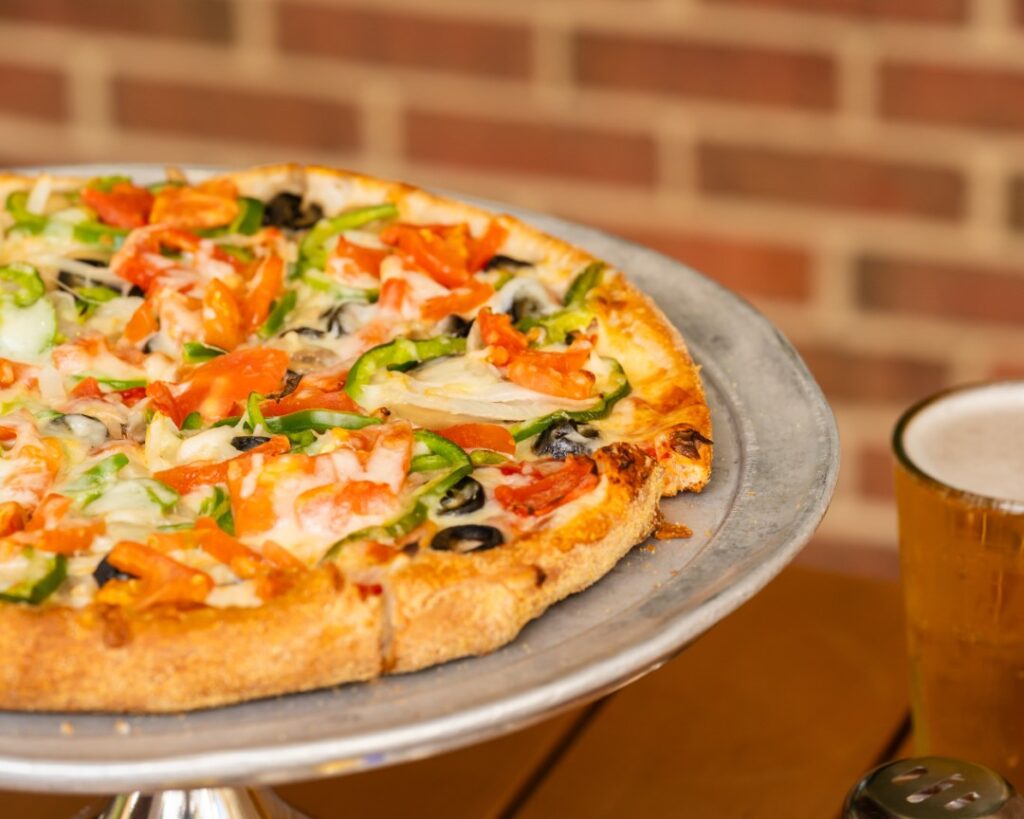 Primo Family Restaurant veggie pizza close-up