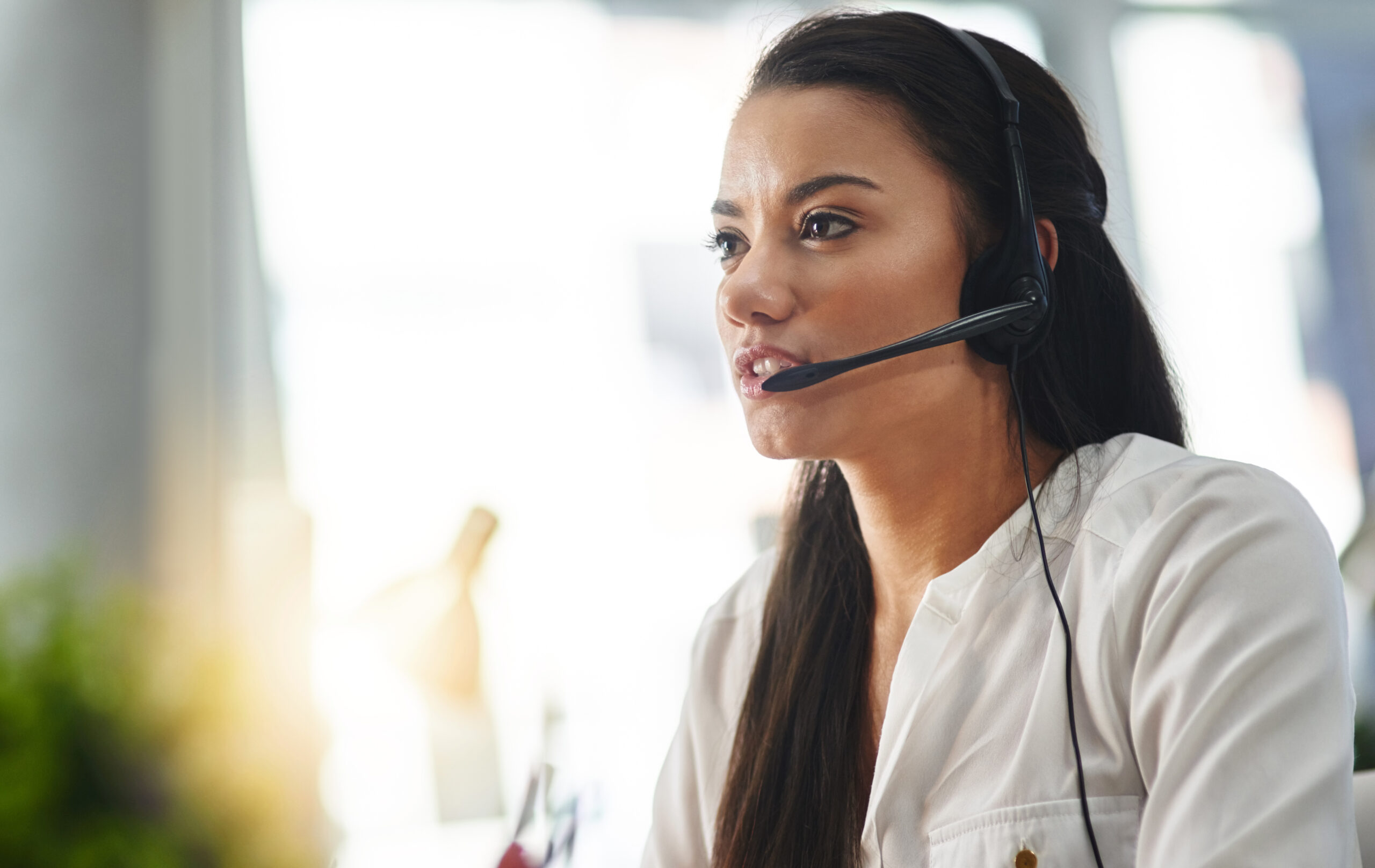 female agent working in a call centre.