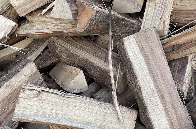 Kiln-dried hickory firewood