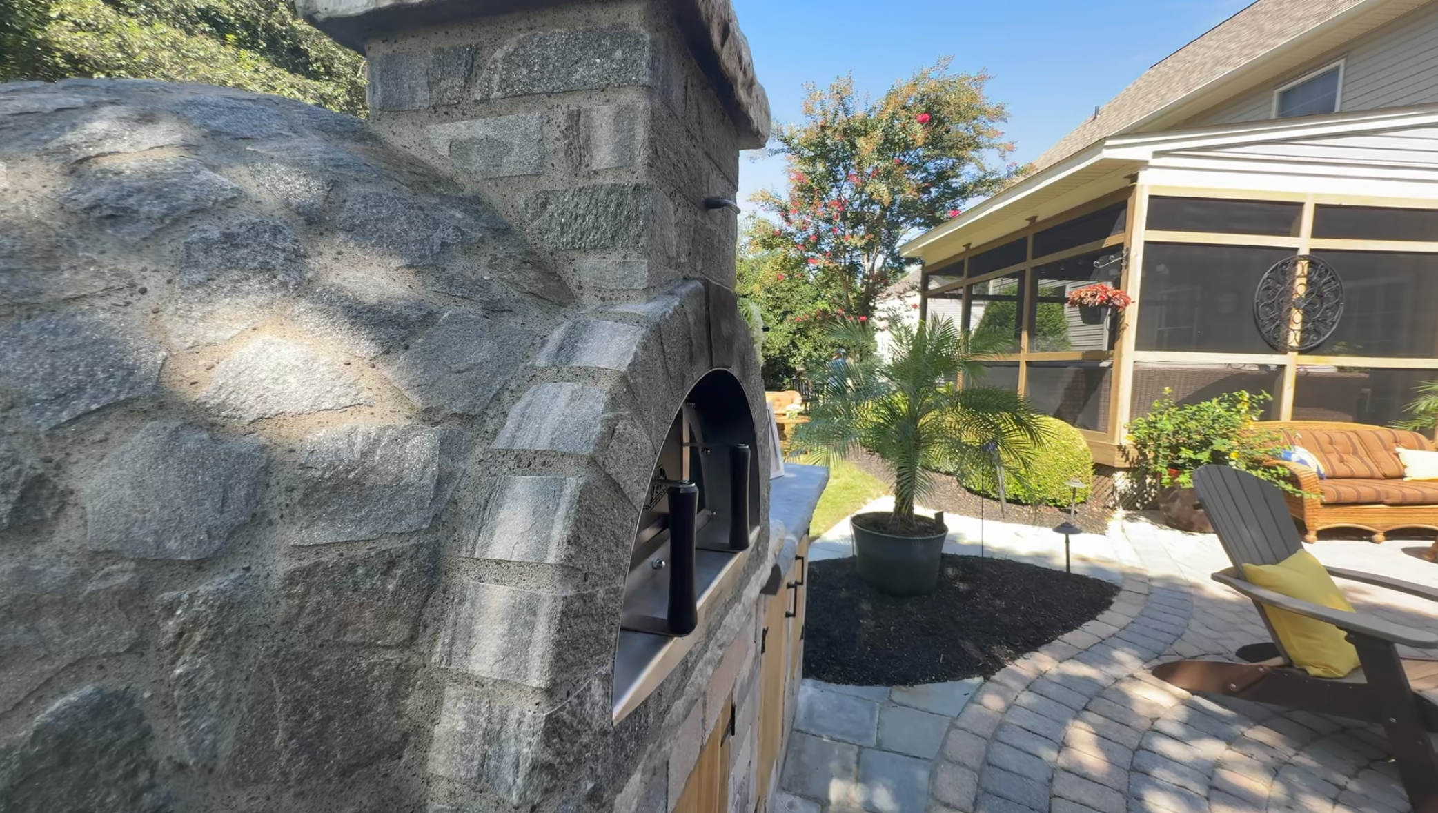 Backyard Luxury: Combining Hardscaping and Outdoor Kitchens for Entertaining