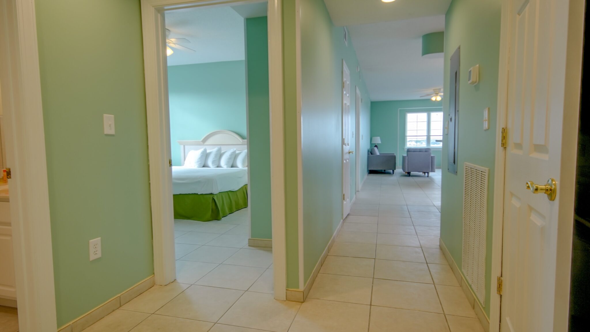 Americana Hotel Oceanfront — photo 52 of 60