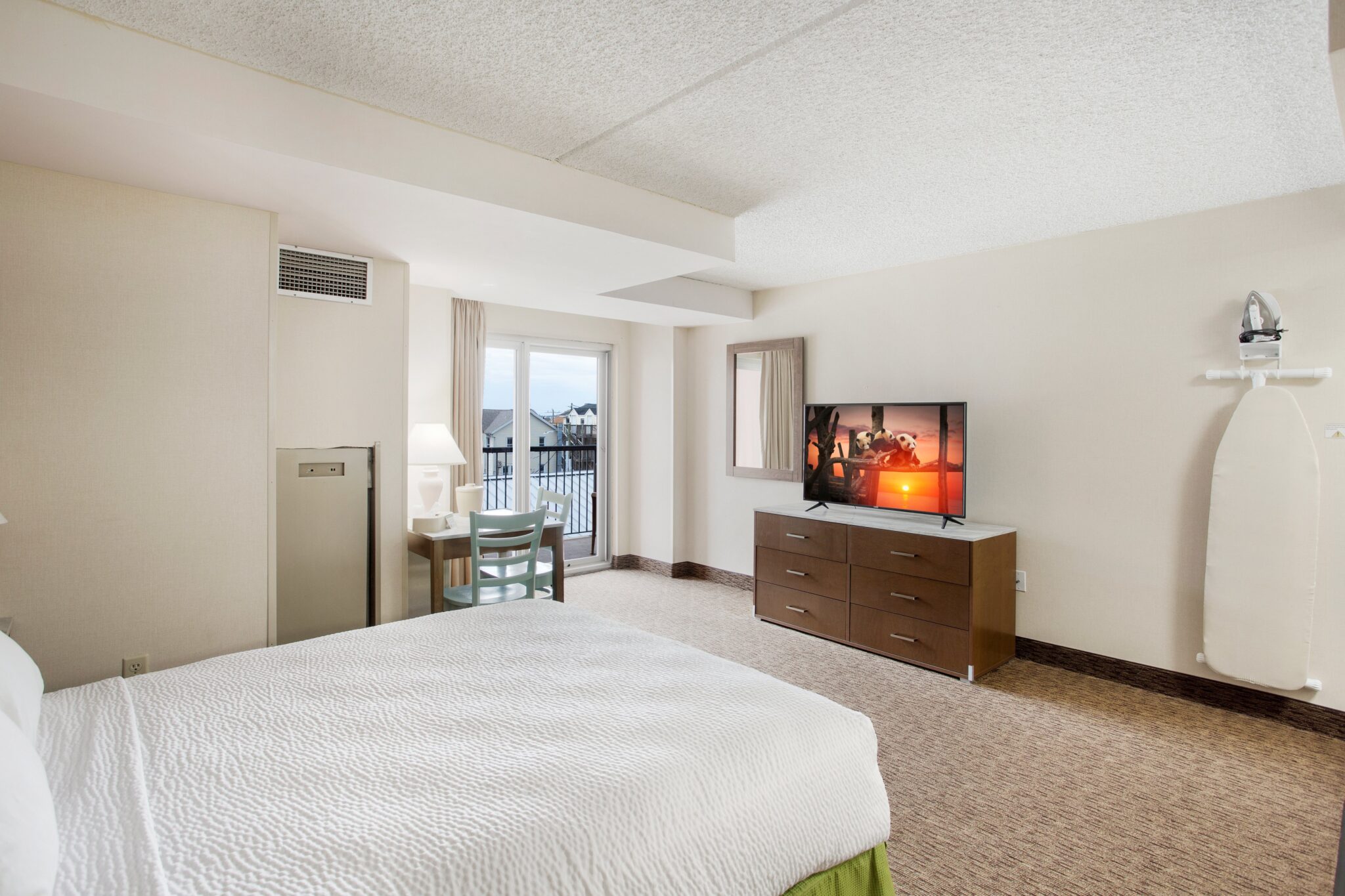 Americana Hotel Oceanfront — photo 30 of 60