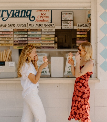 friends eating ice cream, Ocean City